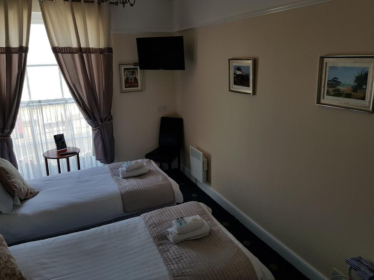 Waterfront Hotel Дил Экстерьер фото
